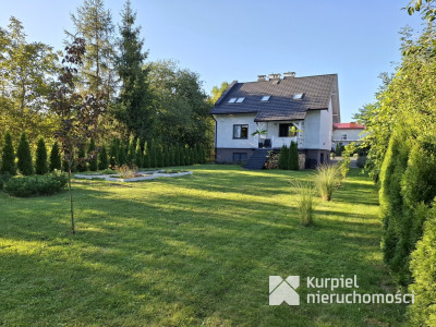 Komfortowy dom z tarasem i ogrodem