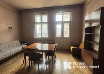 Przestronne mieszkanie w centrum Zasania