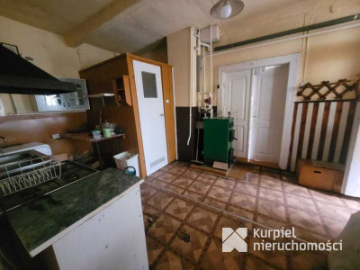 Drewniany klimatyczny dom w dogodnej lokalizacji