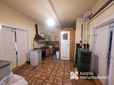 Drewniany klimatyczny dom w dogodnej lokalizacji