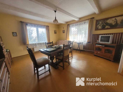 Drewniany klimatyczny dom w dogodnej lokalizacji