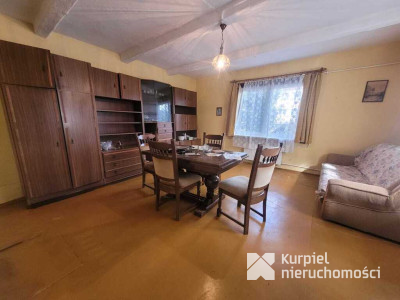 Drewniany klimatyczny dom w dogodnej lokalizacji