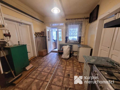 Drewniany klimatyczny dom w dogodnej lokalizacji