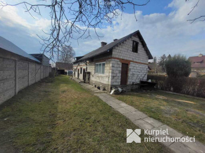 Drewniany klimatyczny dom w dogodnej lokalizacji