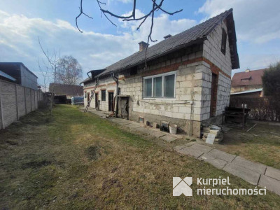 Drewniany klimatyczny dom w dogodnej lokalizacji