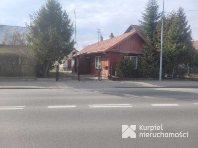 Drewniany klimatyczny dom w dogodnej lokalizacji