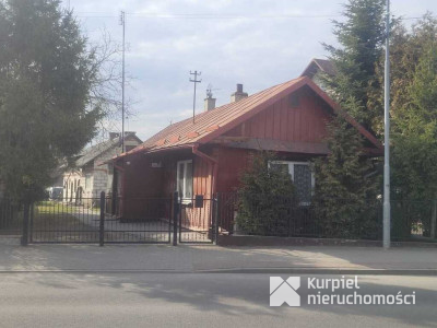 Drewniany klimatyczny dom w dogodnej lokalizacji