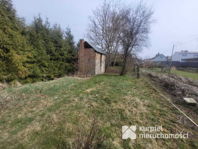 Drewniany klimatyczny dom w dogodnej lokalizacji