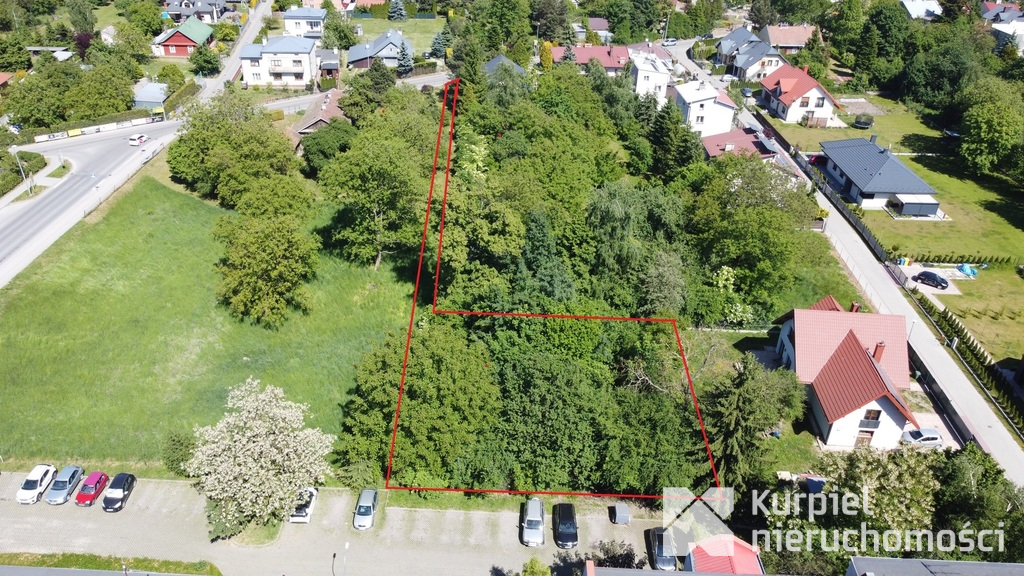 Sprzedam działkę atrakcyjnej okolicy