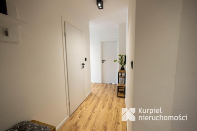 Ładne mieszkanie z wyposażeniem w zadbanym bloku