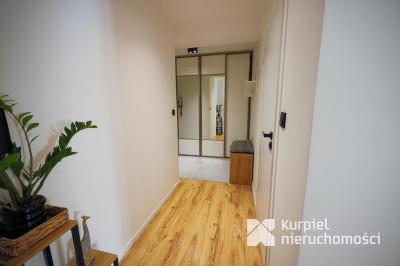 Ładne mieszkanie z wyposażeniem w zadbanym bloku