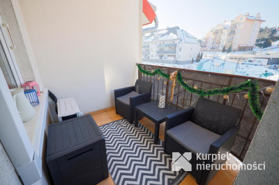 Ładne mieszkanie z wyposażeniem w zadbanym bloku