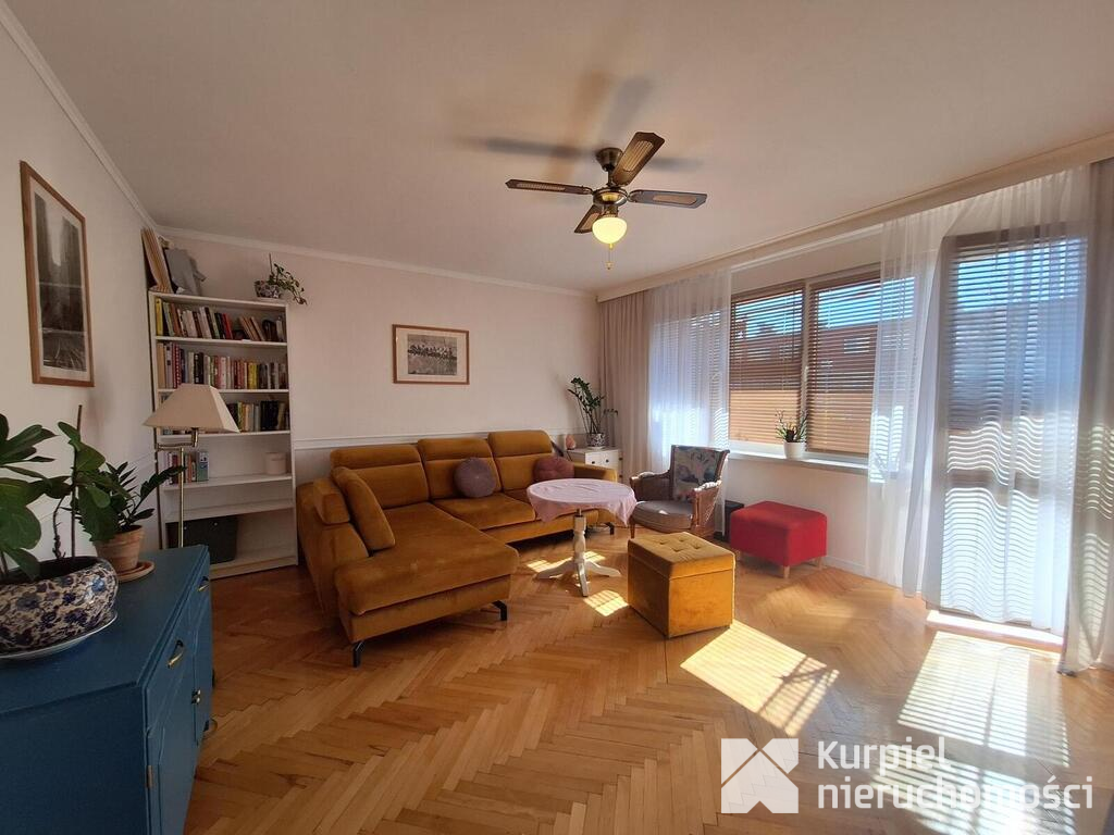 Mieszkanie os. Warneńczyka 2 piętro 3 pokoje