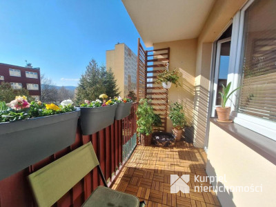 Mieszkanie os. Warneńczyka 2 piętro 3 pokoje