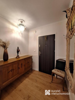 Mieszkanie os. Warneńczyka 2 piętro 3 pokoje