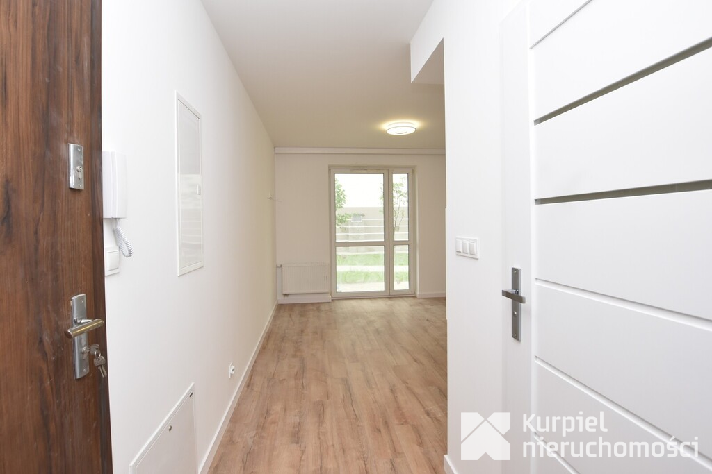 Małe mieszkanie z tarasem gotowe do zamieszkania