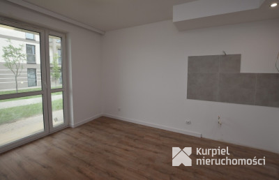 Małe mieszkanie z tarasem gotowe do zamieszkania