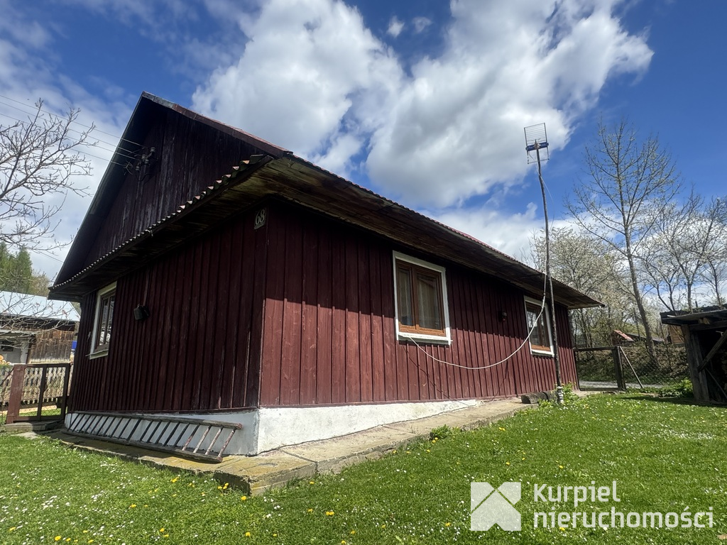 Ruszelczyce drewniany dom siedlisko na wsi