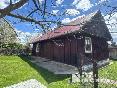 Ruszelczyce drewniany dom siedlisko na wsi