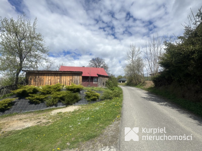 Ruszelczyce drewniany dom siedlisko na wsi