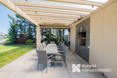 Nowoczesny dom premium z basenem na działce 20 ar