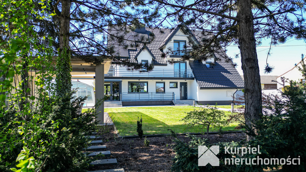 Nowoczesny dom premium z basenem na działce 20 ar