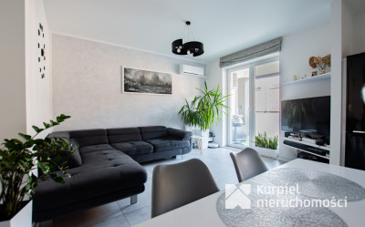 Funkcjonalne mieszkanie z dużym balkonem za parkie