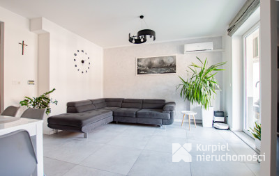 Funkcjonalne mieszkanie z dużym balkonem za parkie