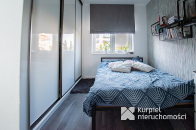 Funkcjonalne mieszkanie z dużym balkonem za parkie