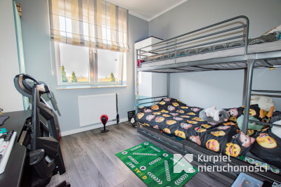 Funkcjonalne mieszkanie z dużym balkonem za parkie