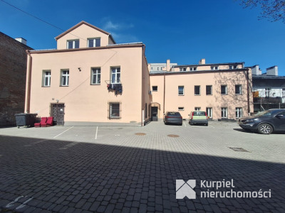 Mieszkanie z miejscem parkingowym w centrum