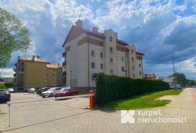 Mieszkanie z tarasem komórką i parkingiem 3 pok.
