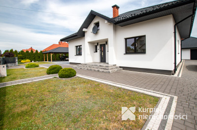 Gotowy do zamieszkania dom parterowy z poddaszem
