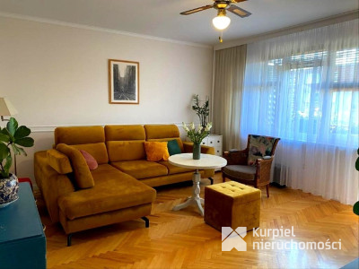 Mieszkanie os. Warneńczyka 2 piętro 3 pokoje