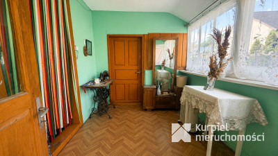 Drewniany domek z dużą działką przy lesie