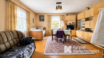 Drewniany domek z dużą działką przy lesie