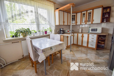 Dom 180 m² w Zapałowie – przestronna nieruchomość
