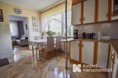 Dom 180 m² w Zapałowie – przestronna nieruchomość