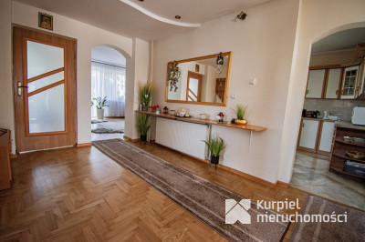 Dom 180 m² w Zapałowie – przestronna nieruchomość