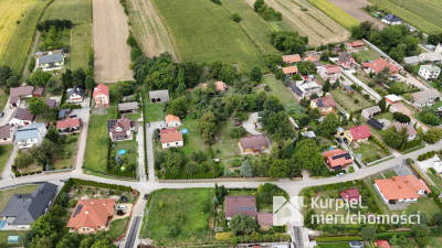 Działka / Pawłosiów / 8,33 ara / MPZP / media