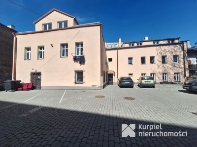 Mieszkanie z miejscem parkingowym w centrum