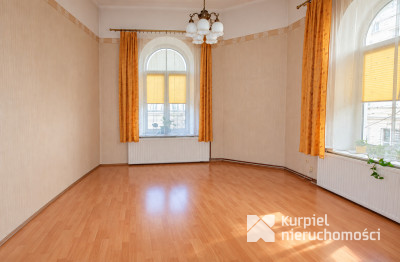 Klimatyczne mieszkanie w kamienicy w centrum