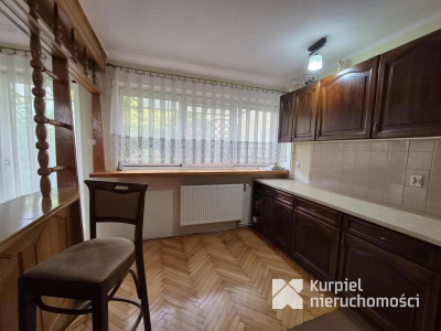 Dom typu szeregówka na widokowej działce