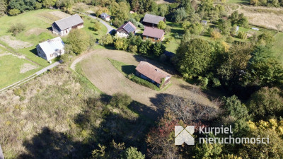 Działka budowlana 25 ar. z drewnianą chatą 8 km od Krasiczyna
